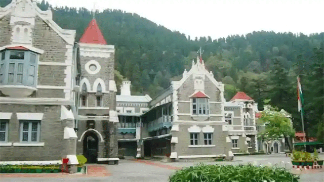 Uttarakhand High Court:गौशाला निर्माण के लिए धन आवंटन मामले पर HC में सुनवाई, दो सप्ताह में राज्य सरकार से मांगा जवाब