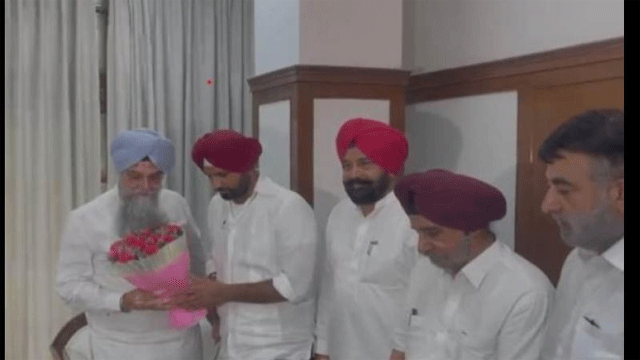 ਰਾਜਾ ਵੜਿੰਗ ਨੇ ਵੀ ਦਿੱਤਾ ਵਿਧਾਇਕੀ ਦੇ ਅਹੁਦੇ ਤੋਂ ਅਸਤੀਫਾ, ਸੁਖਜਿੰਦਰ ਰੰਧਾਵਾ ਤੇ ਚੱਬੇਵਾਲ ਦਾ ਅਸਤੀਫ਼ਾ ਹੋਇਆ ਮਨਜ਼ੂਰ