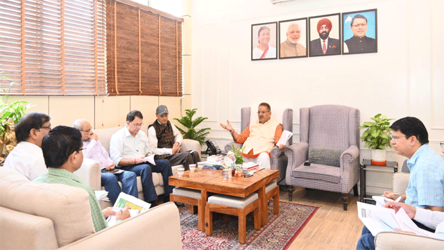 किसानों के हित के कार्यों को प्राथमिकता और गंभीरता से लें – कृषि मंत्री गणेश जोशी