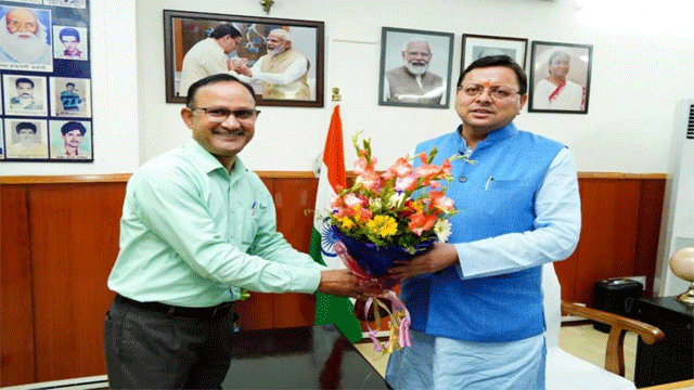 अपर सचिव मुख्यमंत्री मुकेश थपलियाल 39 साल की सेवा पूर्ण करने के बाद हुए रिटायर