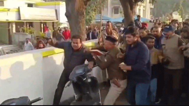 फायरिंग के बाद चैंपियन के पीछे पिस्टल लेकर भागे उमेश कुमार, SSP हरिद्वार ने कहा किसी को बक्शा नहीं जाएगा
