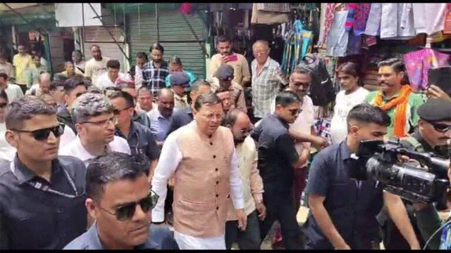 मुख्यमंत्री धामी पहुंचे थराली ,राहत शिविर का किया निरीक्षण थराली बाजार पहुंच आपद प्रभावितो से मिले