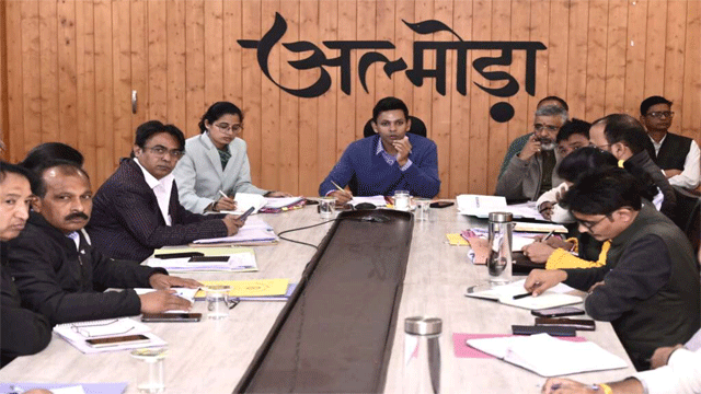 PIC41 DM Anshul Singh inspected Ranikhet Tehsil