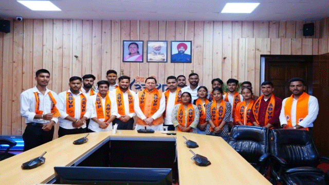 एबीवीपी विजयी प्रत्याशियों ने मुख्यमंत्री धामी से की मुलाकात