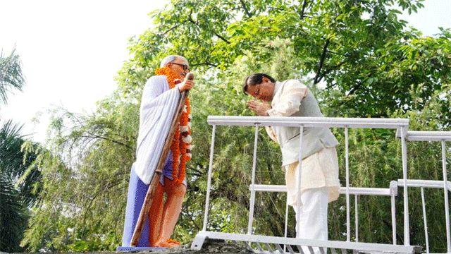 PIC48 Chief Minister Dhami reached Gandhi Park