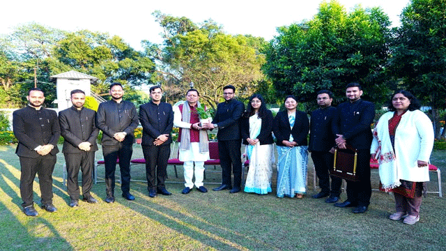 मुख्यमंत्री पुष्कर सिंह धामी से मिले परिवीक्षाधीन PCS अधिकारी मुख्यमंत्री पुष्कर सिंह धामी से मिले परिवीक्षाधीन PCS अधिकारी