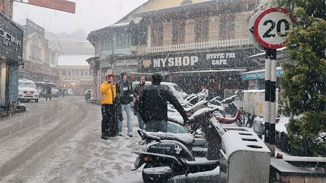 Snowfall In Mussoorie Dehradun