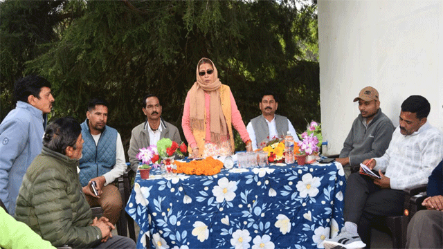 सोमेश्वर मंडल में मंत्री रेखा आर्या ने सुनी समस्याएं, कई घोषणाएं सोमेश्वर मंडल में मंत्री रेखा आर्या ने सुनी समस्याएं, कई घोषणाएं