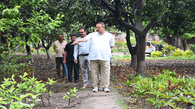 सितारगंज राजकीय उद्यान में कृषि मंत्री गणेश जोशी ने किया औचक निरीक्षण, व्यवस्थाओं की ली जानकारी