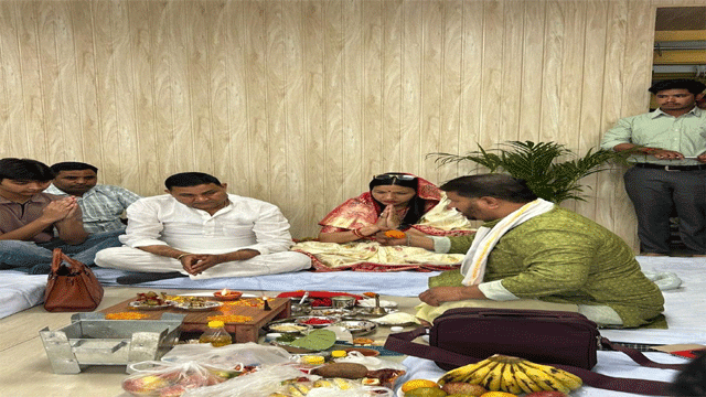 कैबिनेट मंत्री राम सिंह कैड़ा के शासकीय कक्ष का वैदिक मंत्रोच्चार के बीच शुभारंभ